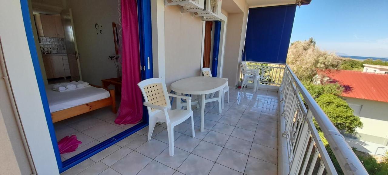 Lakkopetra Beach Apartments Lakopetra ภายนอก รูปภาพ